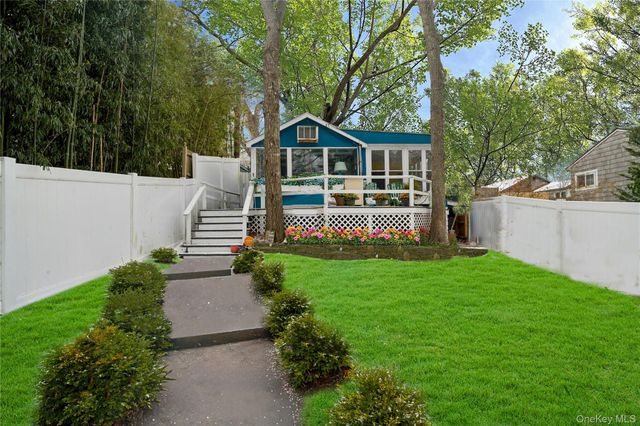 74 Richardson Avenue, East Hampton, NY 11937