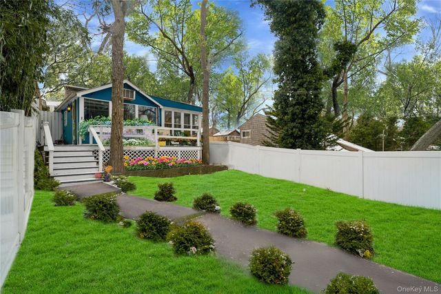 74 Richardson Avenue, East Hampton, NY 11937