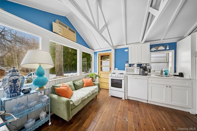 74 Richardson Avenue, East Hampton, NY 11937