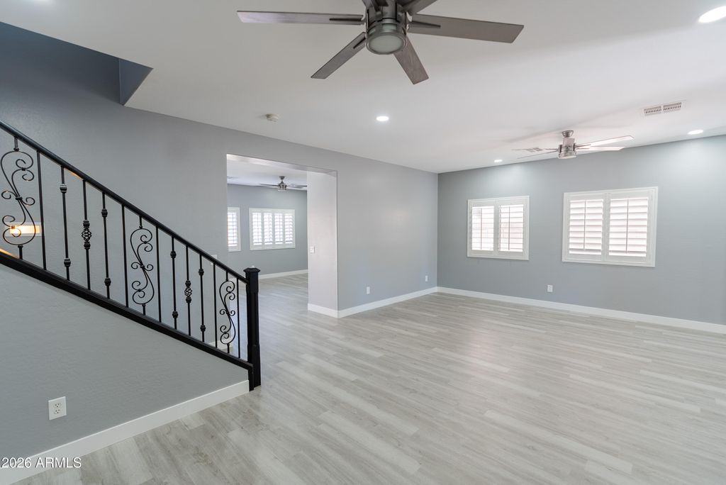 12038 W Leather Lane, Peoria, AZ 85383 — photo 5