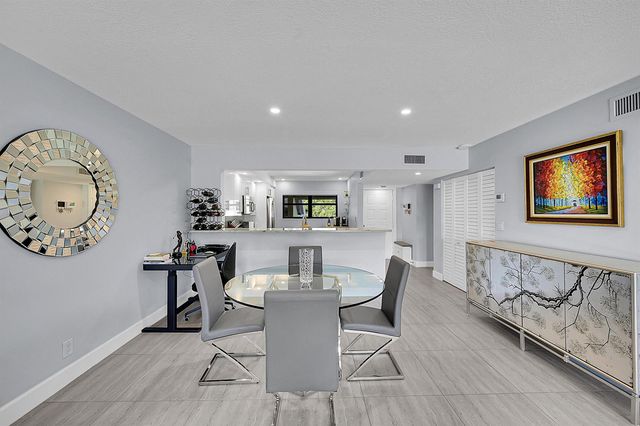12870 Briarlake Drive 201, Palm Beach Gardens, FL 33418