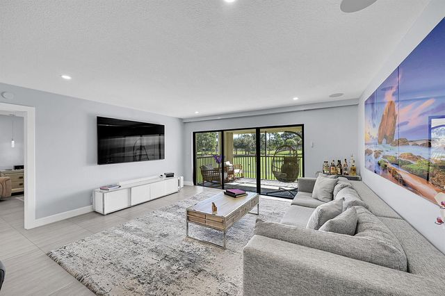 12870 Briarlake Drive 201, Palm Beach Gardens, FL 33418