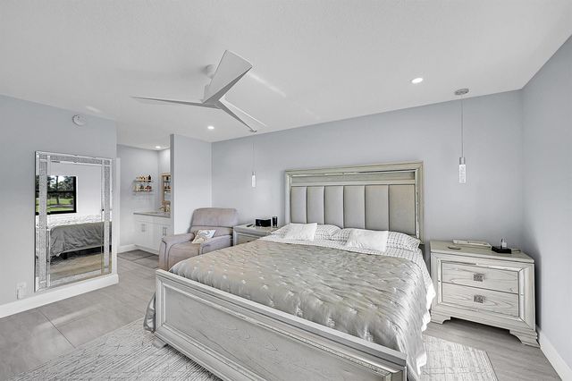 12870 Briarlake Drive 201, Palm Beach Gardens, FL 33418