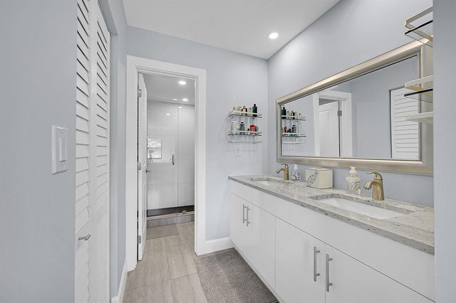 12870 Briarlake Drive 201, Palm Beach Gardens, FL 33418