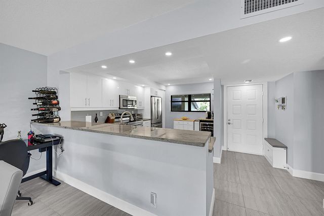 12870 Briarlake Drive 201, Palm Beach Gardens, FL 33418