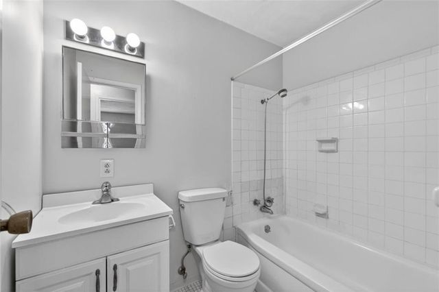 8610 E 92nd Terrace, Kansas City, MO 64138