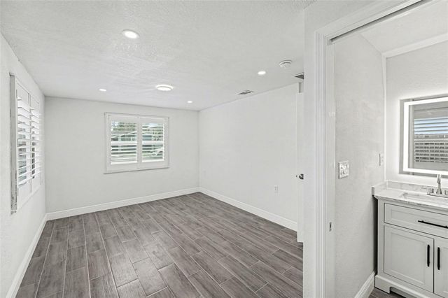 318 BATH STREET, Tarpon Springs, FL 34689