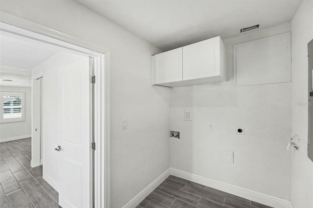 318 BATH STREET, Tarpon Springs, FL 34689