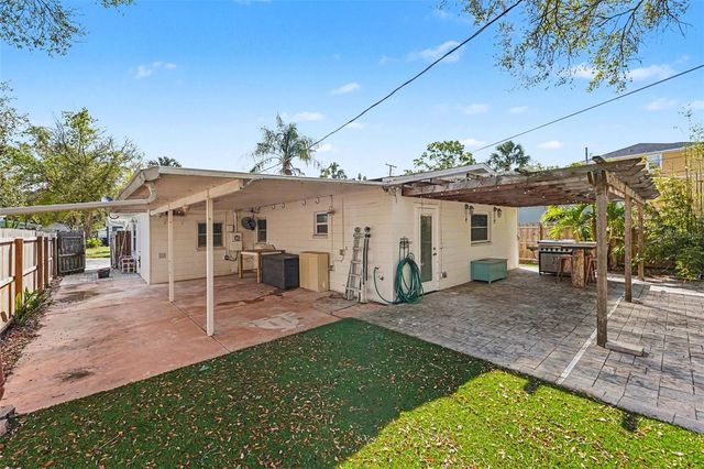 318 BATH STREET, Tarpon Springs, FL 34689