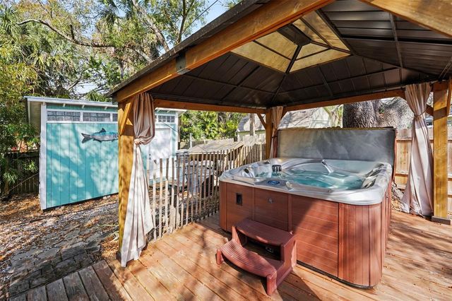 318 BATH STREET, Tarpon Springs, FL 34689