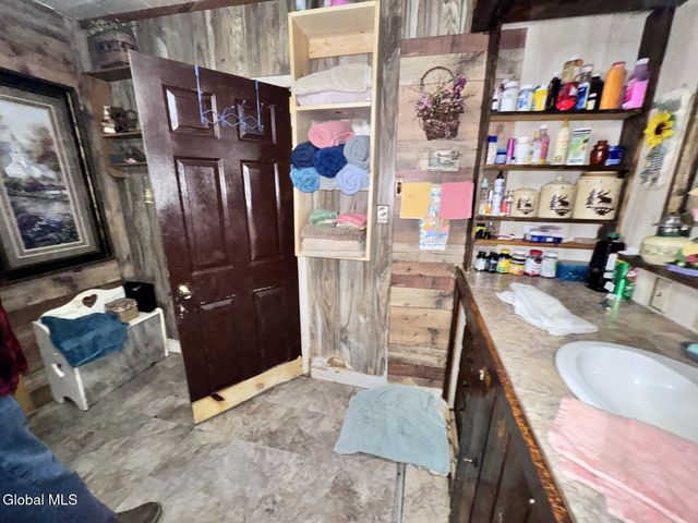 834 County Highway 110, Broadalbin, NY 12025