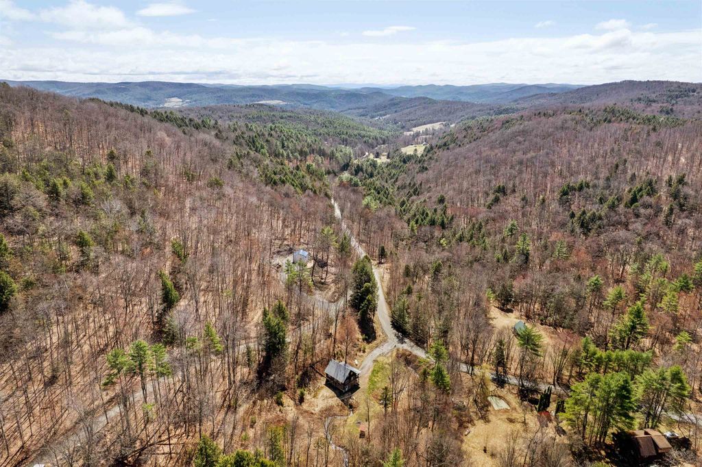 124 Clarksville Road, Tunbridge, VT 05077