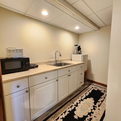 143 Abbey Gate Rd, Barnstable, MA 02635