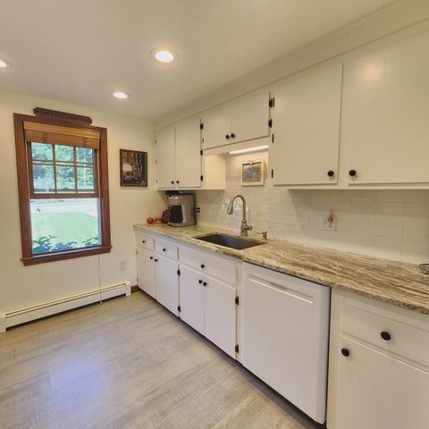 143 Abbey Gate Rd, Barnstable, MA 02635