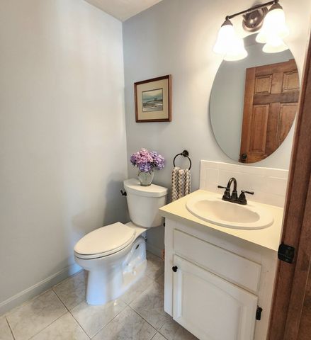 143 Abbey Gate Rd, Barnstable, MA 02635