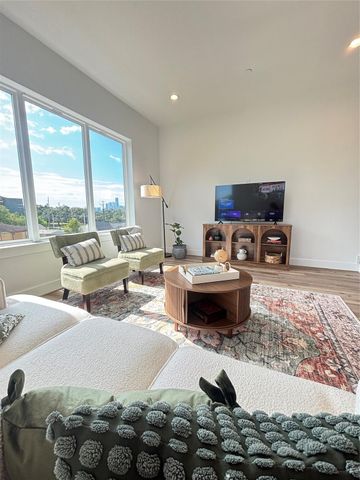 3824 Fulton Street 102, Houston, TX 77009