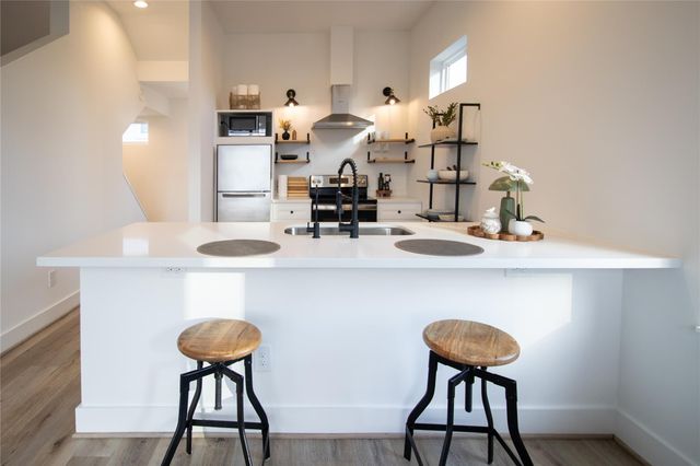 3824 Fulton Street 102, Houston, TX 77009