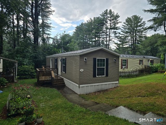 11 R And R Park, Killingly, CT 06241