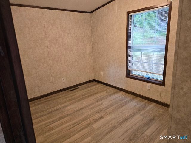 11 R And R Park, Killingly, CT 06241