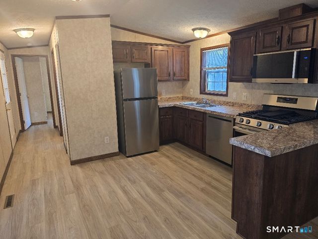 11 R And R Park, Killingly, CT 06241