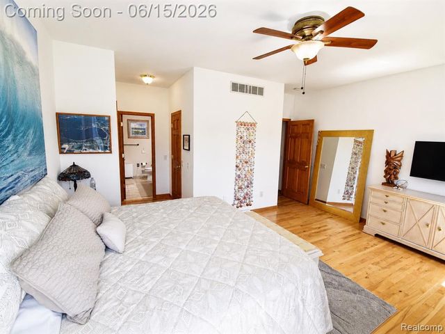 12390 Country Creek Drive, Goodrich, MI 48438