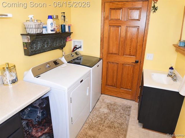 12390 Country Creek Drive, Goodrich, MI 48438