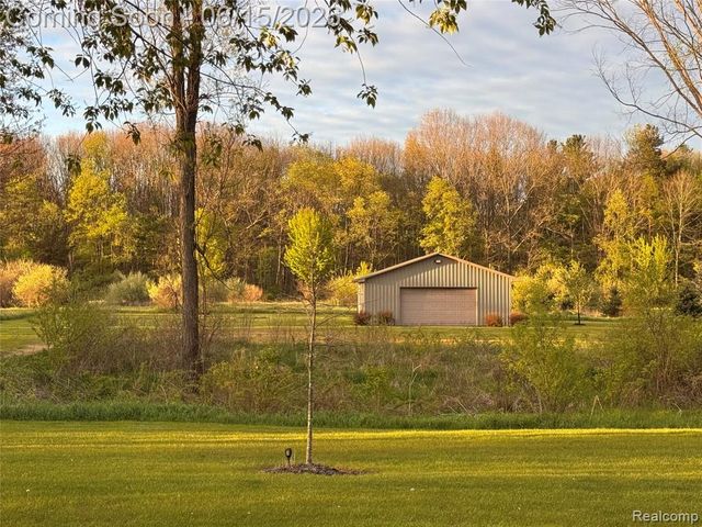 12390 Country Creek Drive, Goodrich, MI 48438