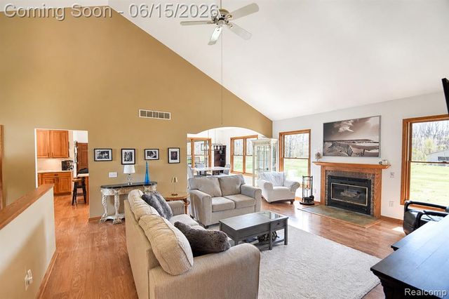 12390 Country Creek Drive, Goodrich, MI 48438