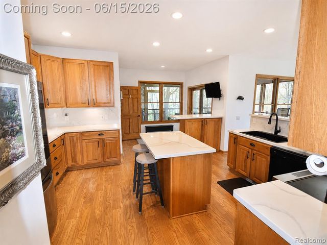 12390 Country Creek Drive, Goodrich, MI 48438