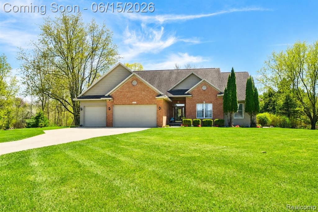 12390 Country Creek Drive, Goodrich, MI 48438