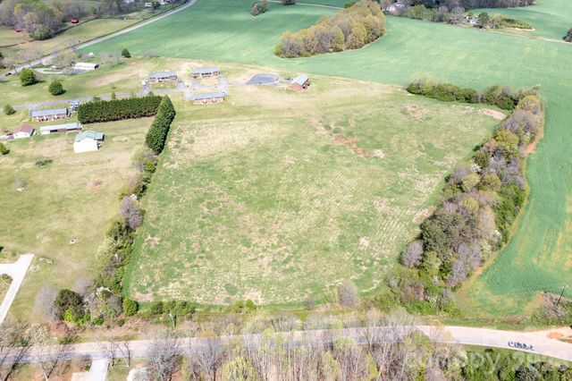 1727 Boggs Road, Claremont, NC 28610
