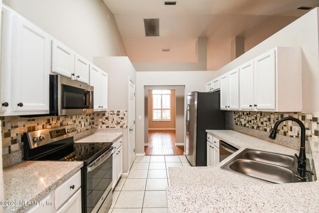 4234 EMERALD BAY Drive, Jacksonville, FL 32277