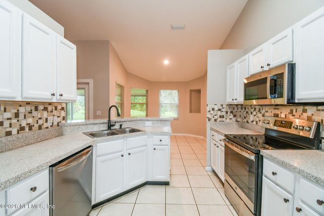 4234 EMERALD BAY Drive, Jacksonville, FL 32277