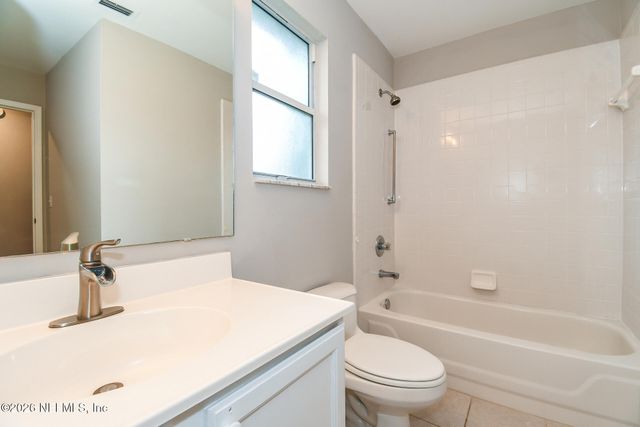 4234 EMERALD BAY Drive, Jacksonville, FL 32277