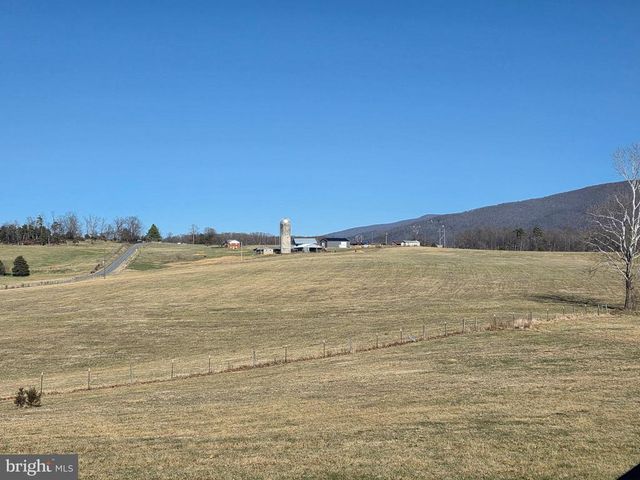 459 SPRINGFIELD ESTATES DR, Rileyville, VA 22650