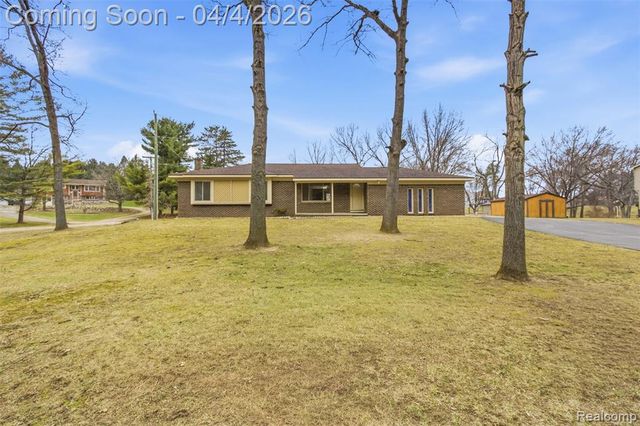 700 Bald Eagle Lake Road, Ortonville, MI 48462