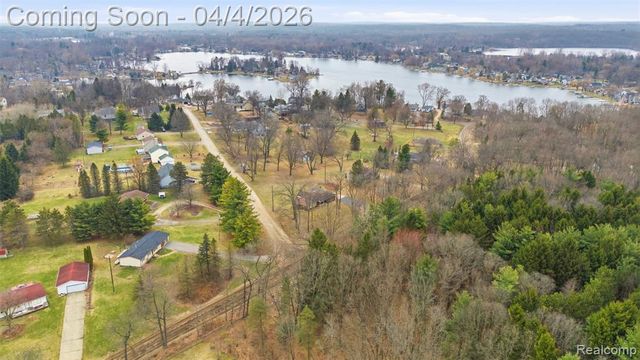 700 Bald Eagle Lake Road, Ortonville, MI 48462