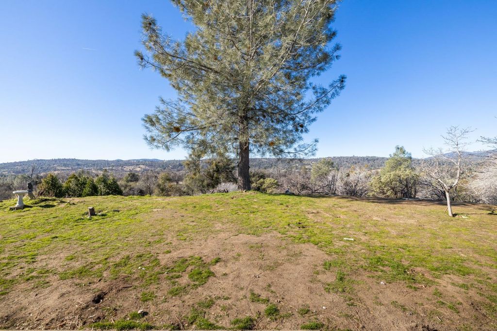 Image 36 of property listing at 33030 Road 233, North Fork, CA 93643