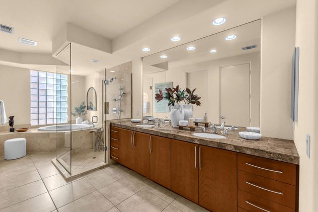 50050 Camino Privado, La Quinta, CA 92253