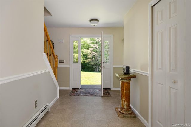 29 Balsam Road, Hyde Park, NY 12538