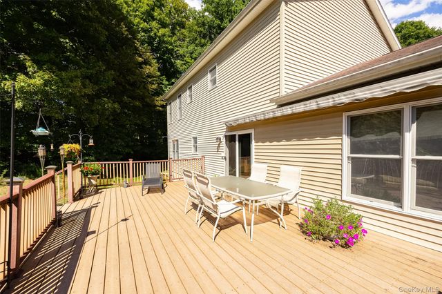 29 Balsam Road, Hyde Park, NY 12538