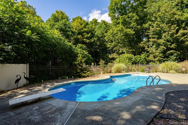 29 Balsam Road, Hyde Park, NY 12538