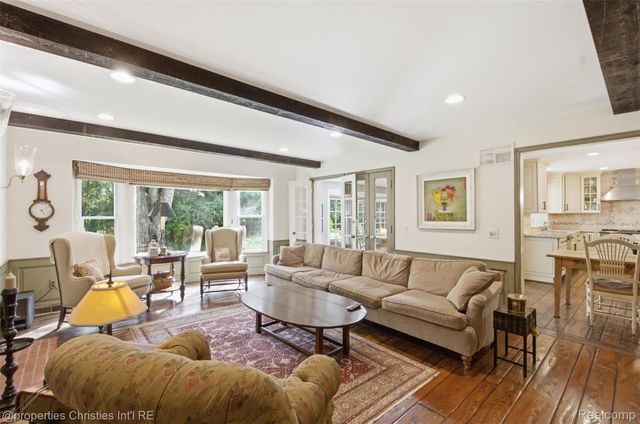 25235 Canterbury Road, Franklin Village, MI 48025