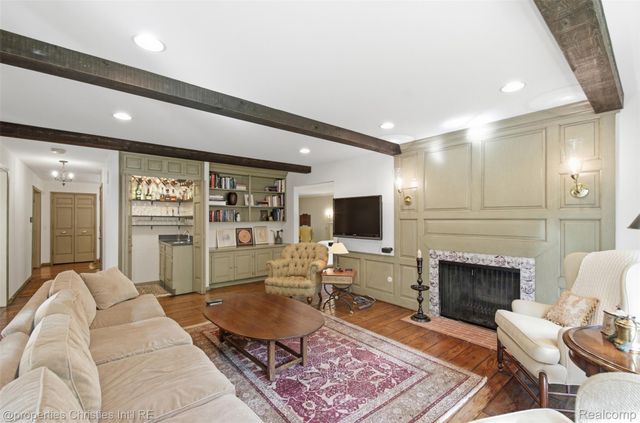 25235 Canterbury Road, Franklin Village, MI 48025