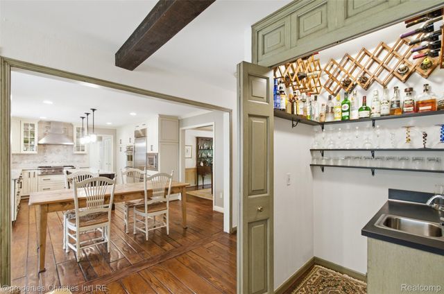 25235 Canterbury Road, Franklin Village, MI 48025