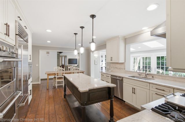 25235 Canterbury Road, Franklin Village, MI 48025