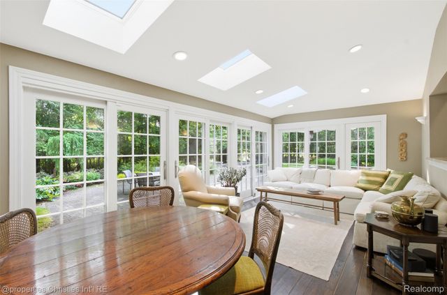 25235 Canterbury Road, Franklin Village, MI 48025