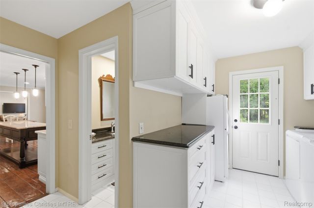 25235 Canterbury Road, Franklin Village, MI 48025