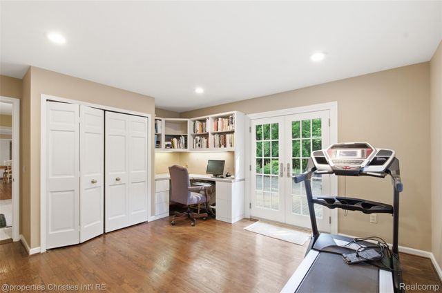 25235 Canterbury Road, Franklin Village, MI 48025