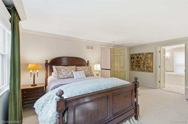 25235 Canterbury Road, Franklin Village, MI 48025